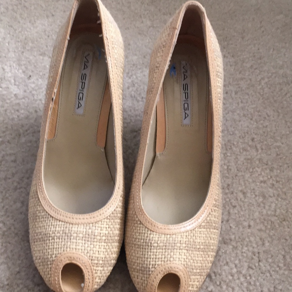 Via Spiga tan heels